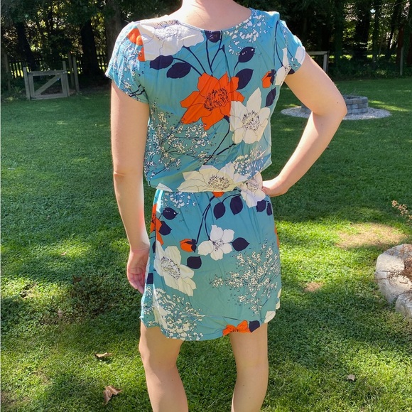 Banana Republic Open Back Dress, Size 2 - Picture 2 of 6